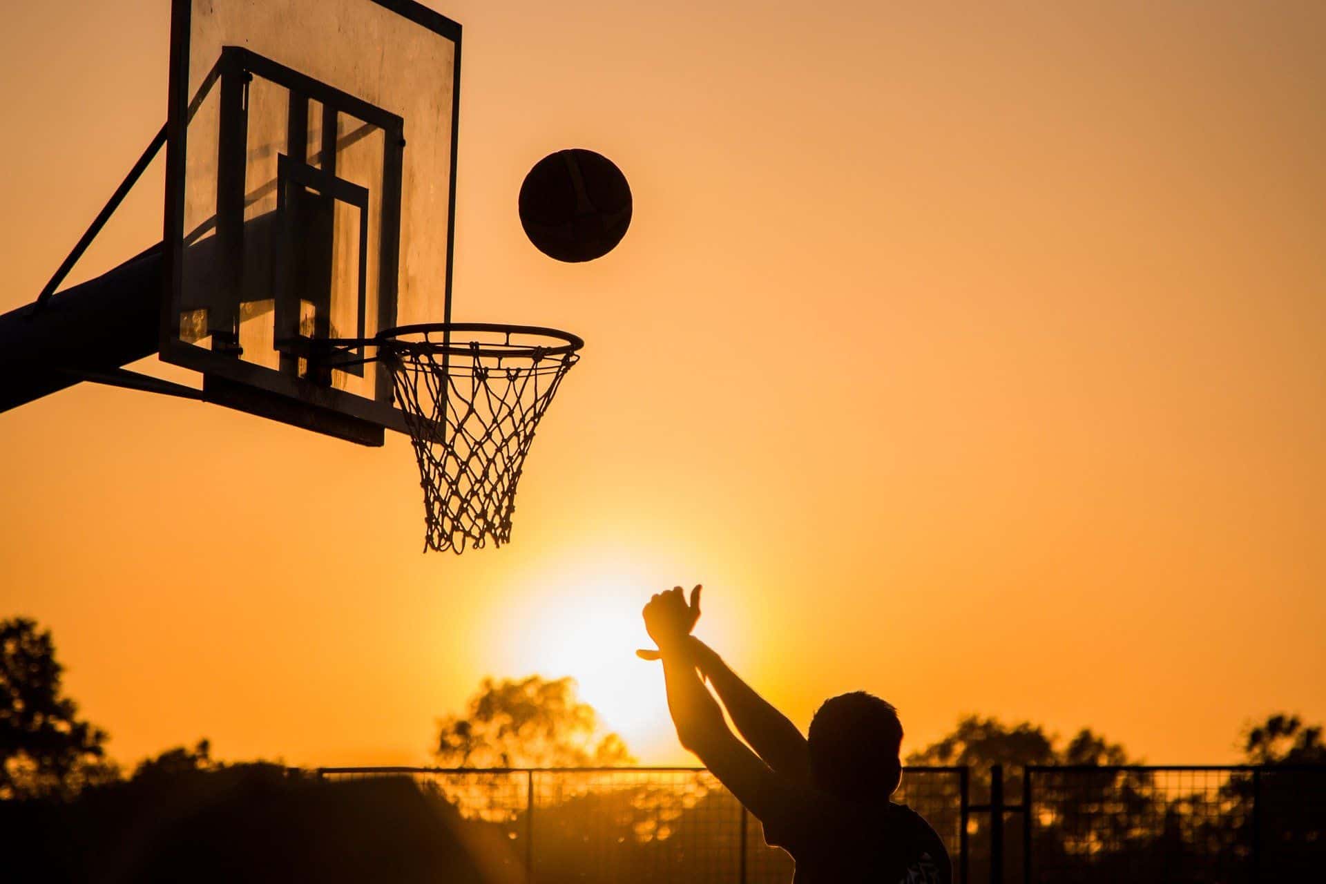 Basketball players playing horse