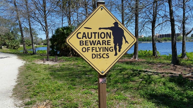 Disc golf sign